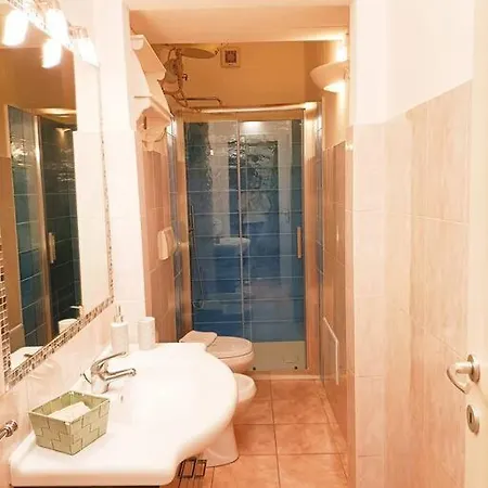 Appartement Dante House In Pieno Centro Ideale Per Gruppi Cagliari